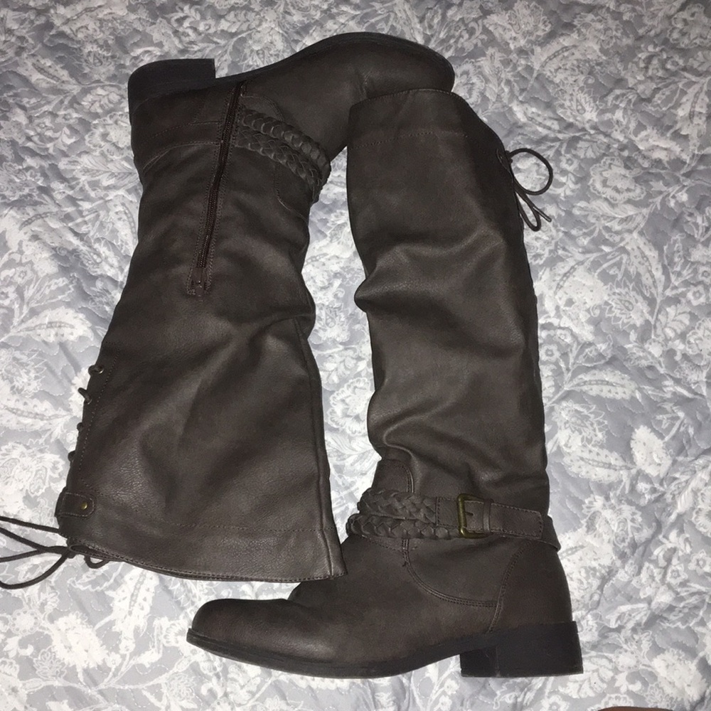 Size 8 women’s boots